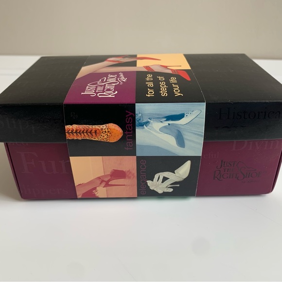 Glitter Glam 2002 - Just the Right Shoe - Picture 7 of 9